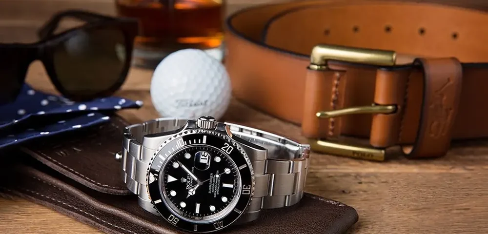 New Year Gift Guide: Top 9 Fashion Watches & Accessories for Friends