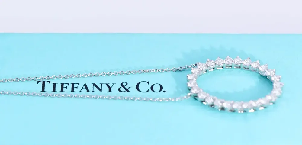 Luxury New Year Gift Ideas for Her