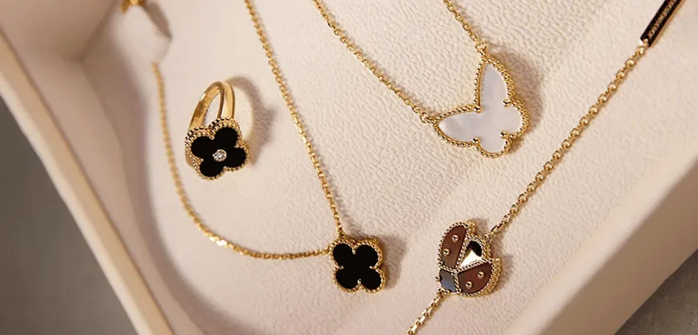 Van Cleef & Arpels Alhambra Guide